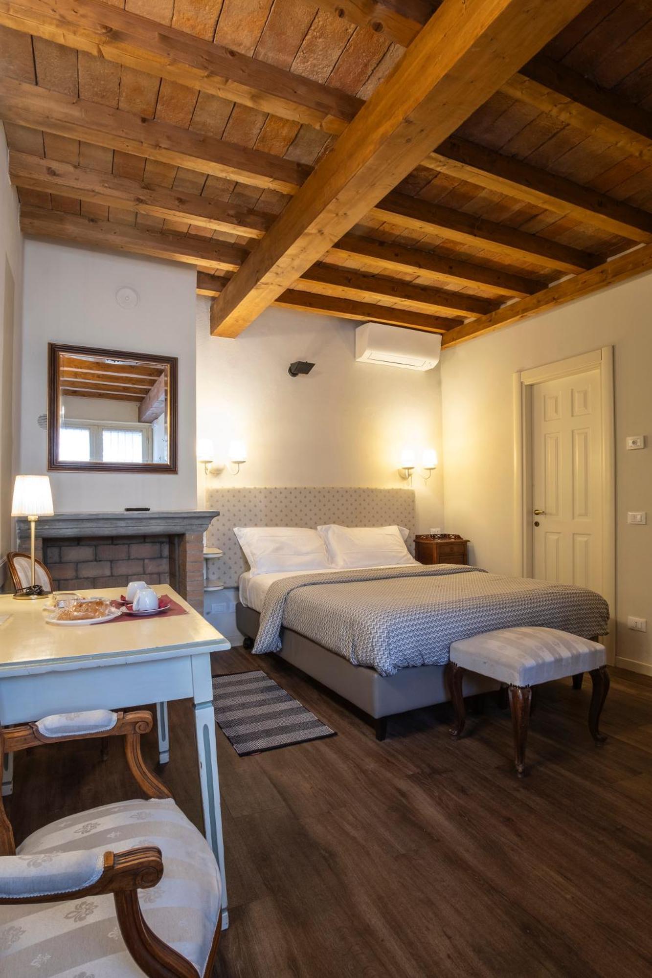 Il Cortiletto Hotel Piacenza Kültér fotó