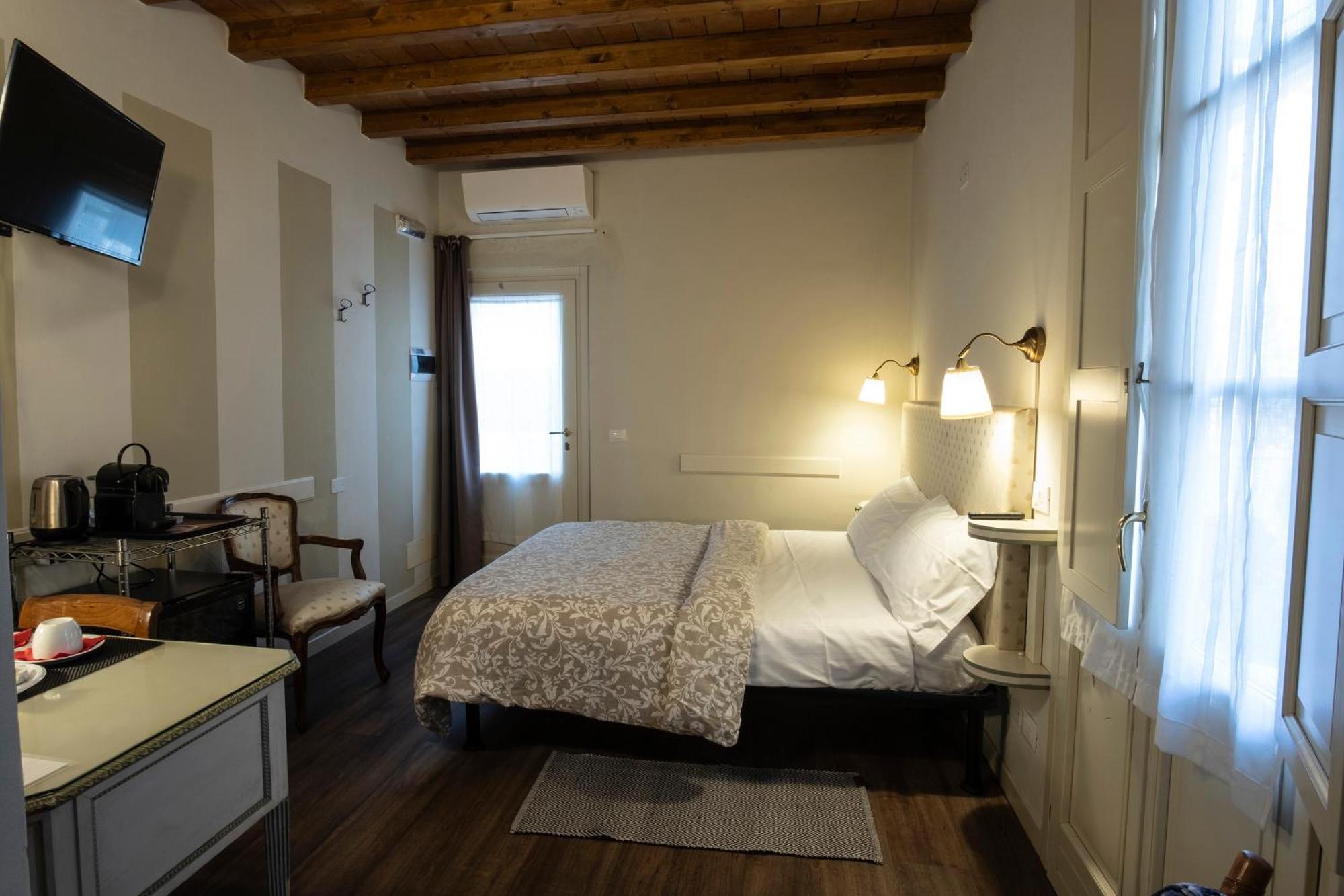 Il Cortiletto Hotel Piacenza Kültér fotó